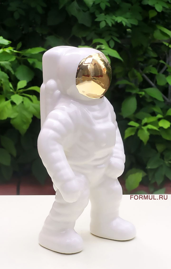 Статуэтка Авторская работа Космонавт